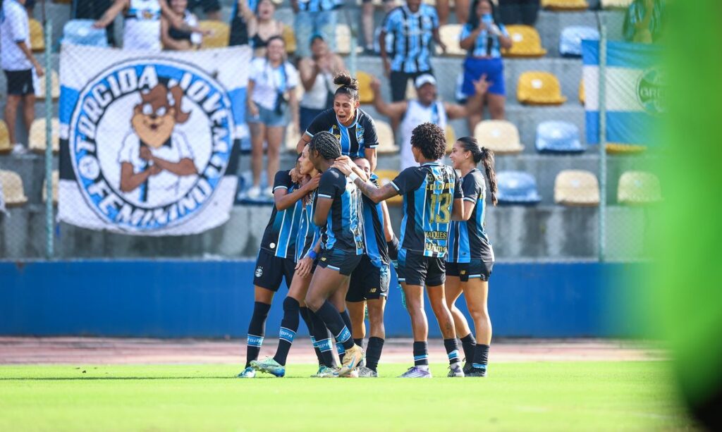 Grêmio vence o Internacional por 2 a 1 no Brasileirão Feminino