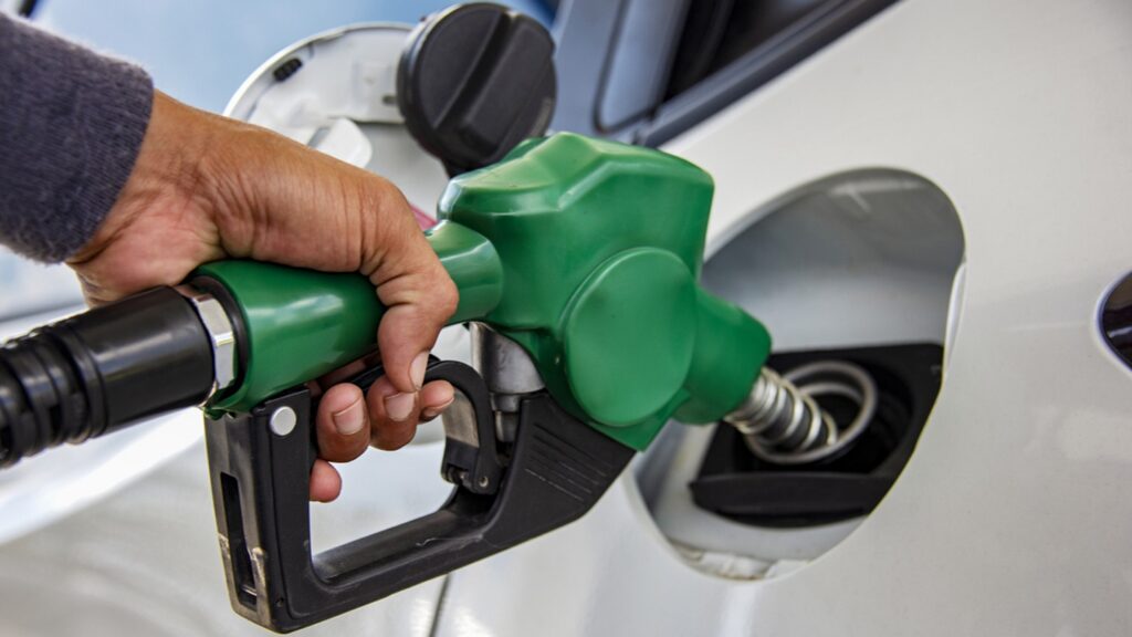 Gasolina na mira: Governo aciona o Cade para investigar aumento “abusivo” nos combustíveis em Minas